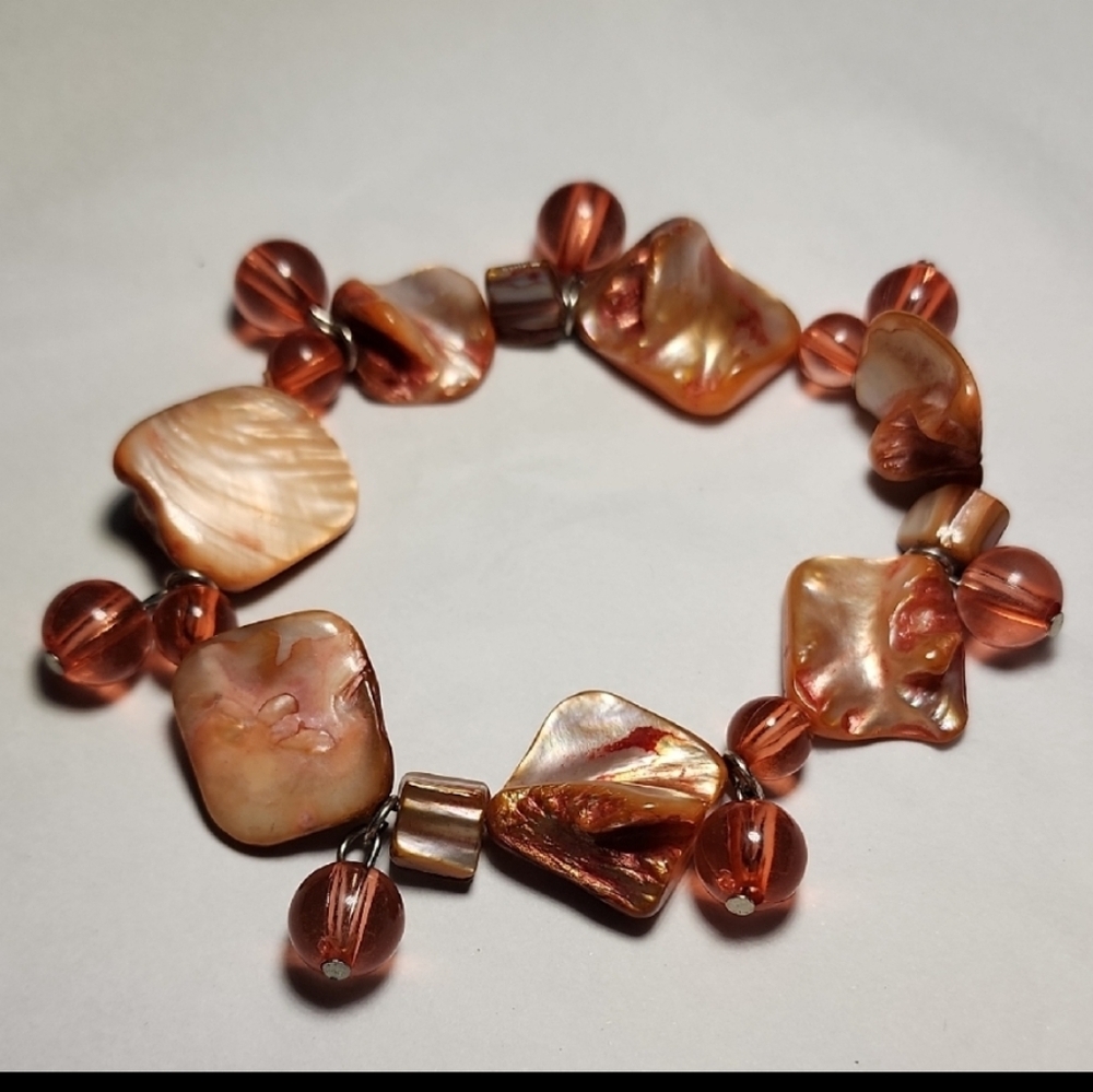 Mother Of PEARL BEADED STREACH BRACLET
